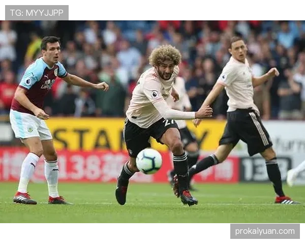 卡马文加与贝林厄姆：防守屏障与进攻引擎的中场角色差异解析